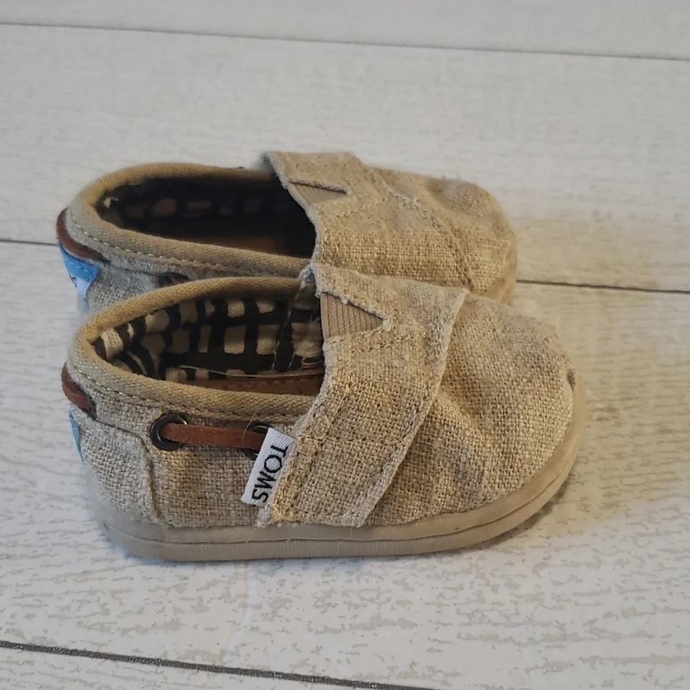 Toms baby shoes 3